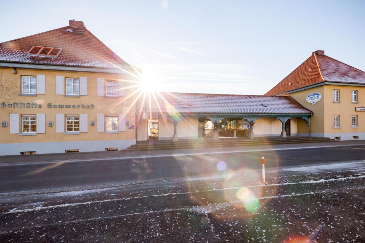 Hotel Am Sommerbad Halberstadt Exterior photo